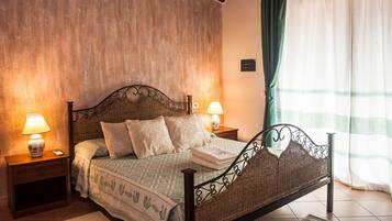 1 bedroom, iron/ironing board, bed sheets