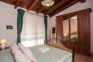 1 bedroom, iron/ironing board, bed sheets