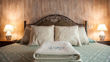 1 chambre, fer et planche à repasser, draps fournis