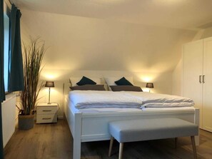 3 Schlafzimmer, Bügeleisen/Bügelbrett, Reisekinderbett, WLAN