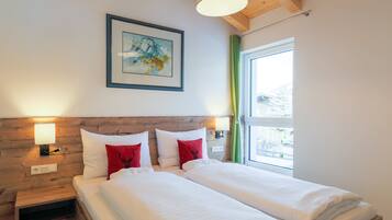 Premium Chalet | 3 bedrooms, premium bedding, memory-foam beds, blackout curtains