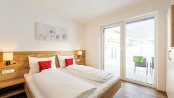 3 bedrooms, premium bedding, memory-foam beds, blackout curtains