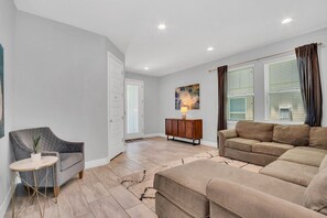 House (5 Bedrooms) | Property amenity - Your Own Tropical Oasis! 6 mi to Disney! (Kissimmee)