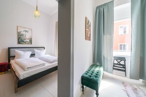 Comfort Apartment | Hypo-allergenic bedding, individually decorated, individually furnished