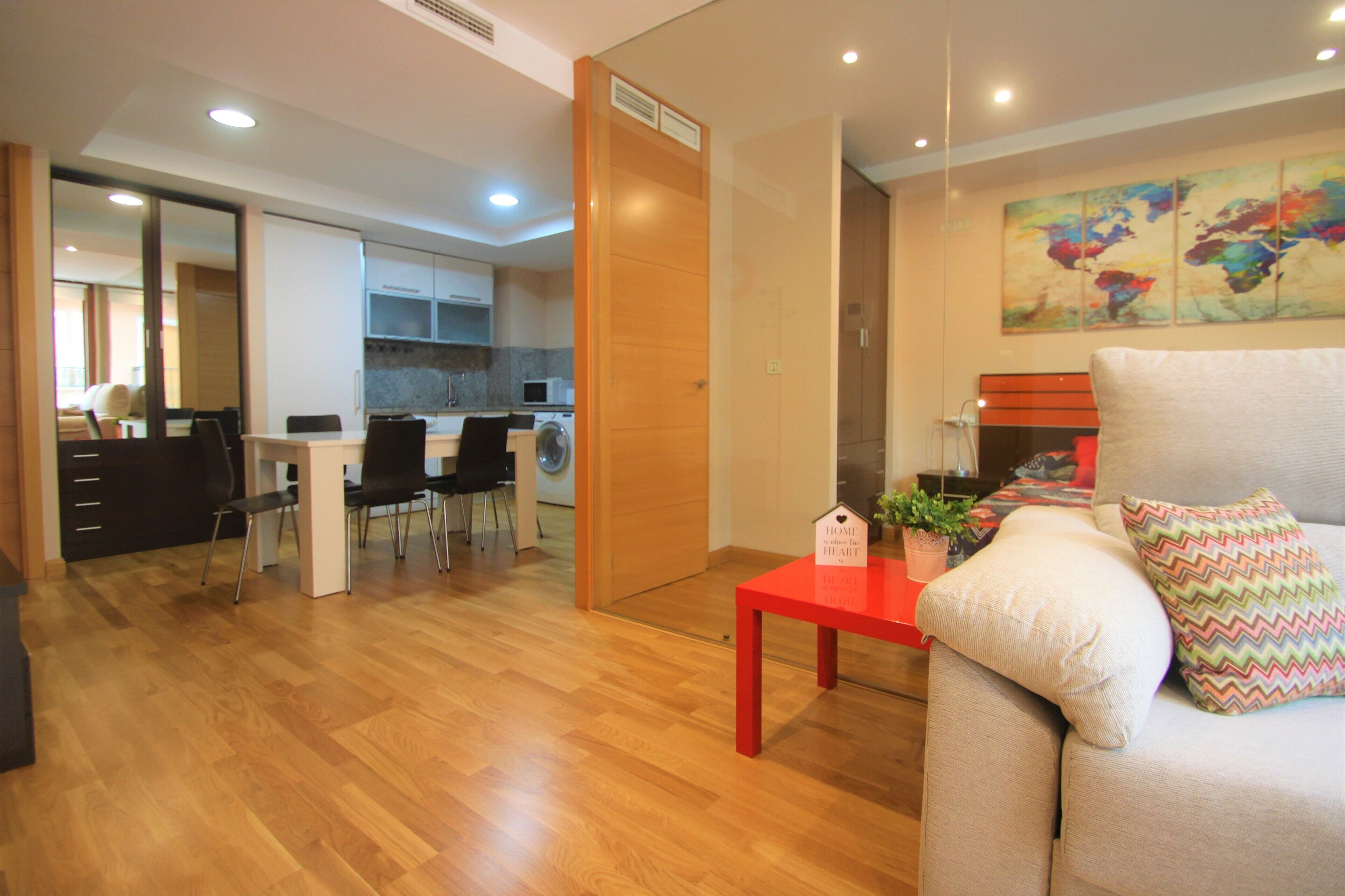 Romantic loft in the heart of Alicante with views of the Castle of Santa Bárbara.