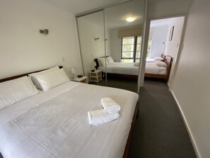3 bedrooms, iron/ironing board, bed sheets
