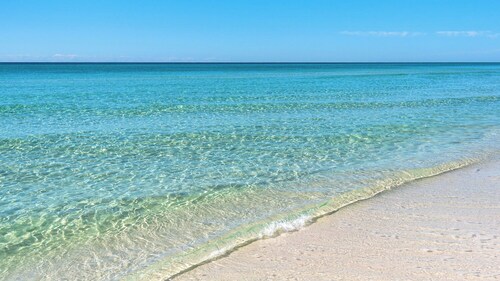 Modern & Updated, Gulf-Front, Steps to the Beach + Free Attraction Tickets!