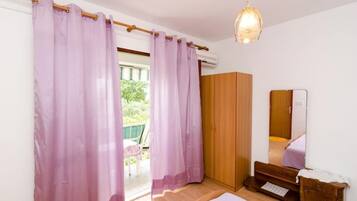 Double Room (Double Room with Balcony) | 3 bedrooms, free WiFi