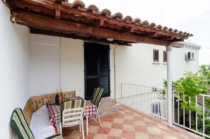 Quarto casal (Double Room with Terrace) | Fachada