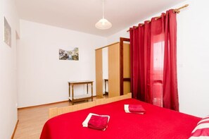 Double Room (Standard Double Room with Balcony) | 3 bedrooms, free WiFi - GH Kola (Dubrovacko Primorje)