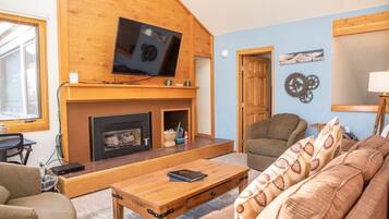 Condo, 2 chambres | Intérieur