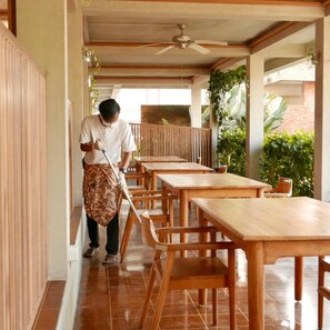 Outdoor dining - Ayom Java Village Solo (Surakarta)