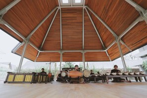 Outdoor dining - Ayom Java Village Solo (Surakarta)
