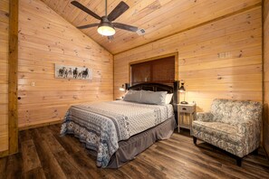 7 bedrooms, desk, iron/ironing board, travel crib - Stunning retreat: resort pool, theater, games, and mountain views for groups (Pigeon Forge)