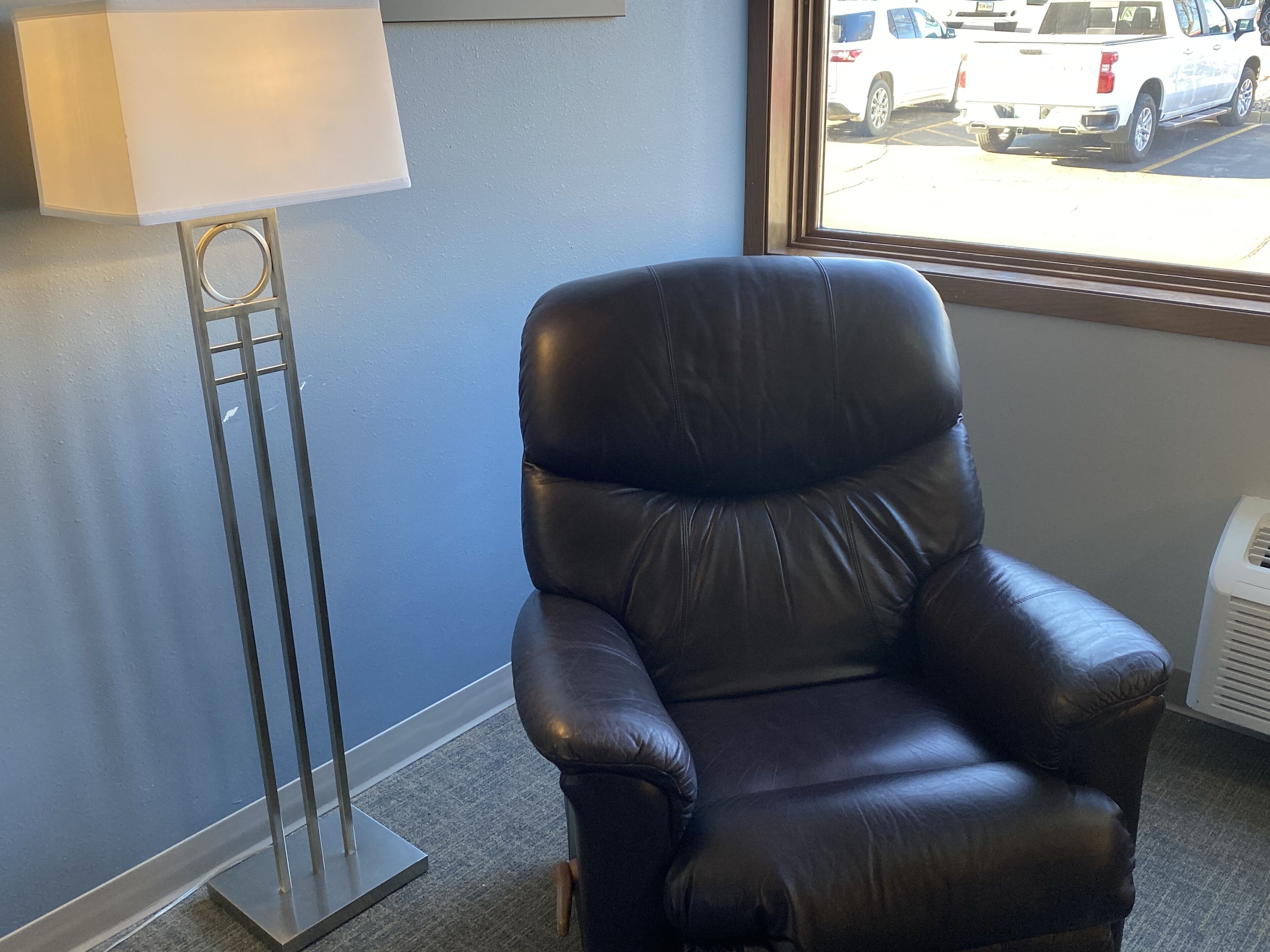 handi 1 queen, mf, recliner | 1 bedroom, free wifi, bed sheets