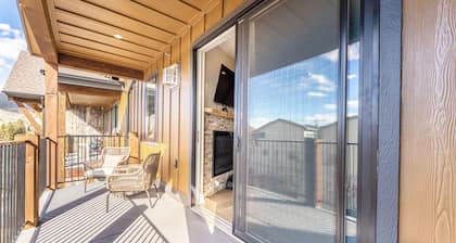 Brand New Condo; Private Balcony, Walk to Dillon Marina, Incredible Views