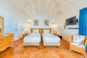 5 bedrooms, WiFi, bed sheets