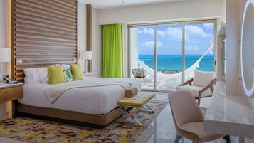Junior Suite Ocean View 1 King Bed | Ropa de cama de alta calidad y edredón