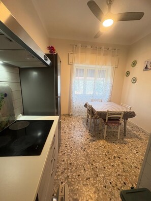 Oven, stovetop, dishwasher, coffee/tea maker