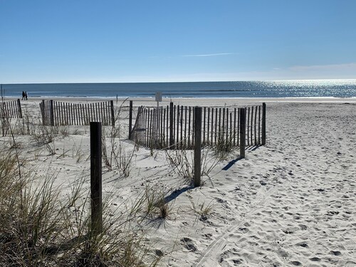 SerenityByTheSea-Couples Retreat-King,Bikes,Chairs