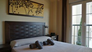 1 dormitorio, tabla de planchar con plancha, wifi gratis y ropa de cama