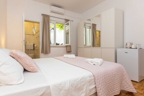 Chambre Double (Standard Double Room-2) | 2 chambres, lits bébé (en supplément), Wi-Fi gratuit, draps fournis