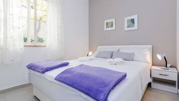 Habitación doble (Double Room-1) | 2 habitaciones, cunas, wifi gratis y ropa de cama