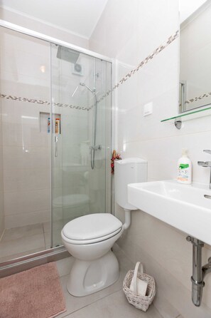 Dobbeltrom (Double Room-1) | Bad | Håndklær