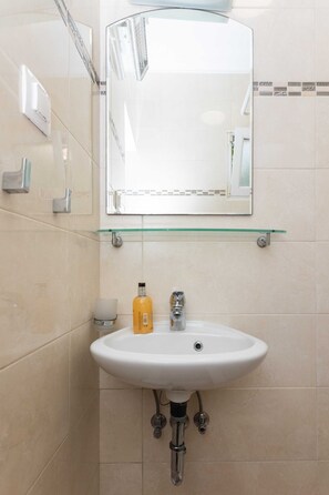 Doppelzimmer (Standard Double Room-2) | Badezimmer | Handtücher