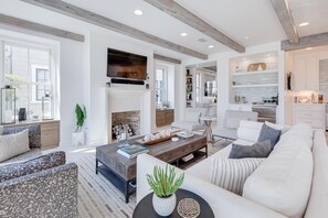 TV - Book a Holiday Stay! Gulf Views! Private Pool! Watersound Gated Community! Bikes (Watersound)