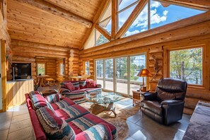 Smart TV, fireplace - Stunning 4 Season Lake Burntside Log Cabin (Ely)
