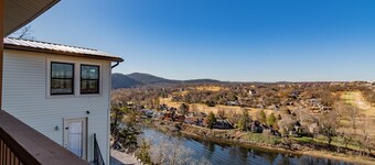 Peace of Heaven overlooking Lake Taney Como and Pointe Royale Golf course