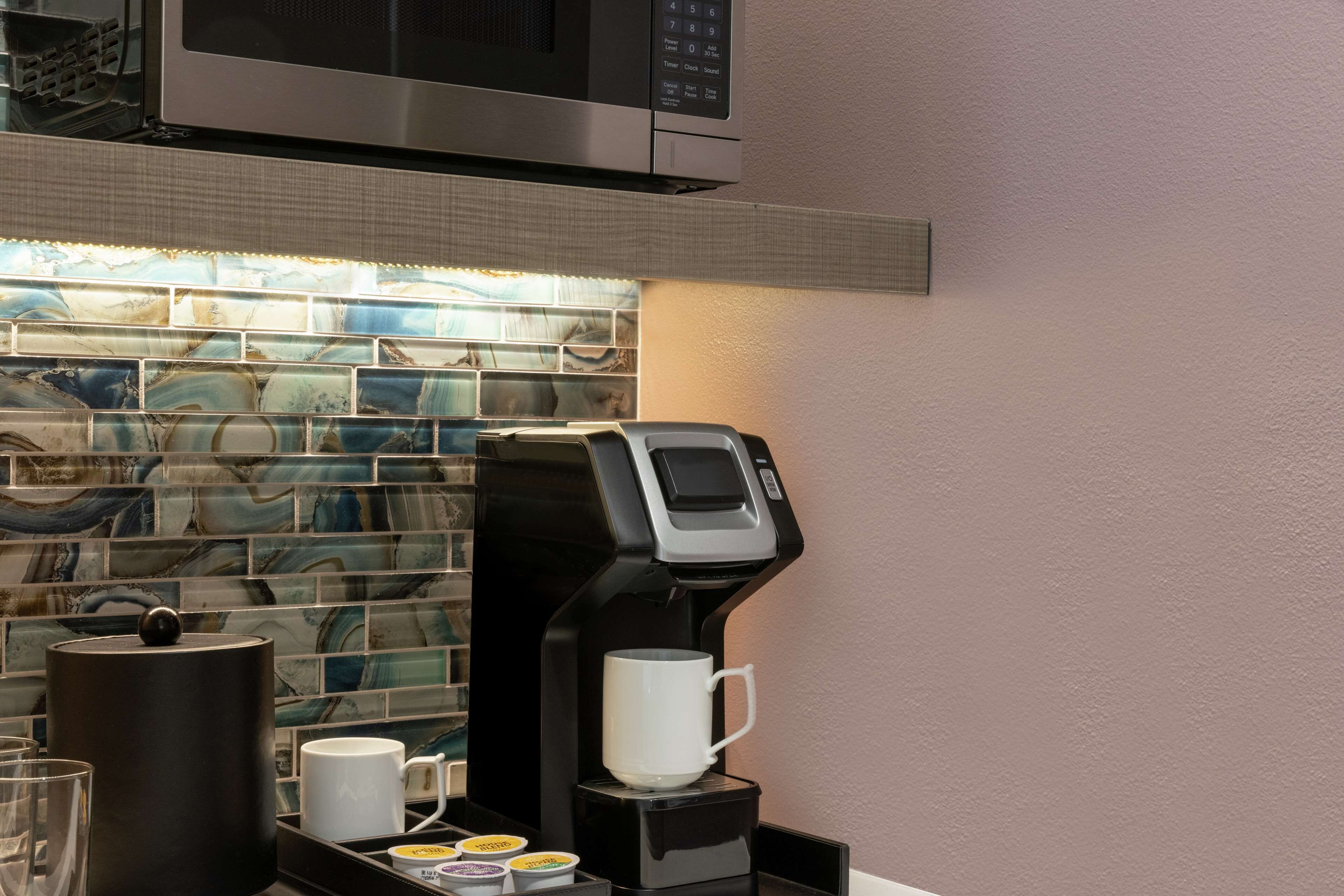 1 bedroom, in-room safe, desk, blackout curtains