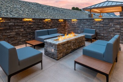 科迪希爾頓歡朋套房飯店