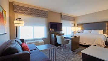 Studio, 1 King Bed, Refrigerator & Microwave (Wet bar) | Desk, laptop workspace, bed sheets