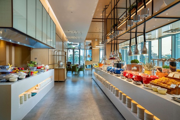 Daily buffet breakfast for a fee