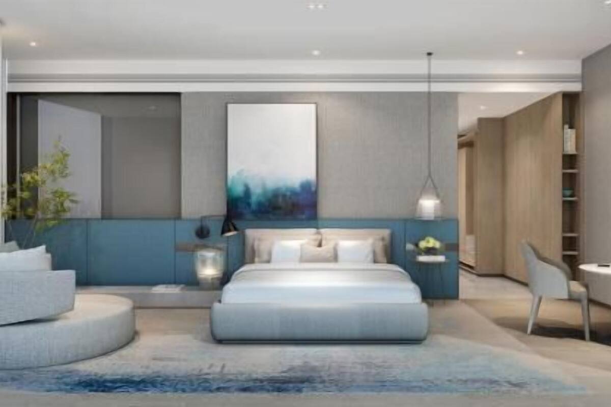 In-room safe, desk, laptop workspace, soundproofing