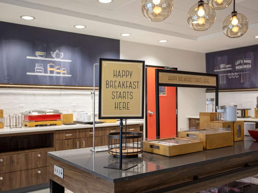 TĂ€gliches inbegriffenes FrĂŒhstĂŒcksbuffet