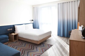 Premium bedding, in-room safe, individually decorated, desk - Hampton by Hilton Munich Airport South (Hallbergmoos)
