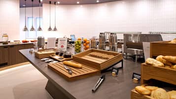 Free daily buffet breakfast