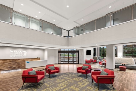 Lobby. Hampton Inn & Suites Portland Tigard