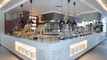 Daily buffet breakfast (SAR 160 per person)