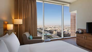 Room, 1 King Bed, City View | Hypo-allergenic bedding, in-room safe, laptop workspace, blackout drapes