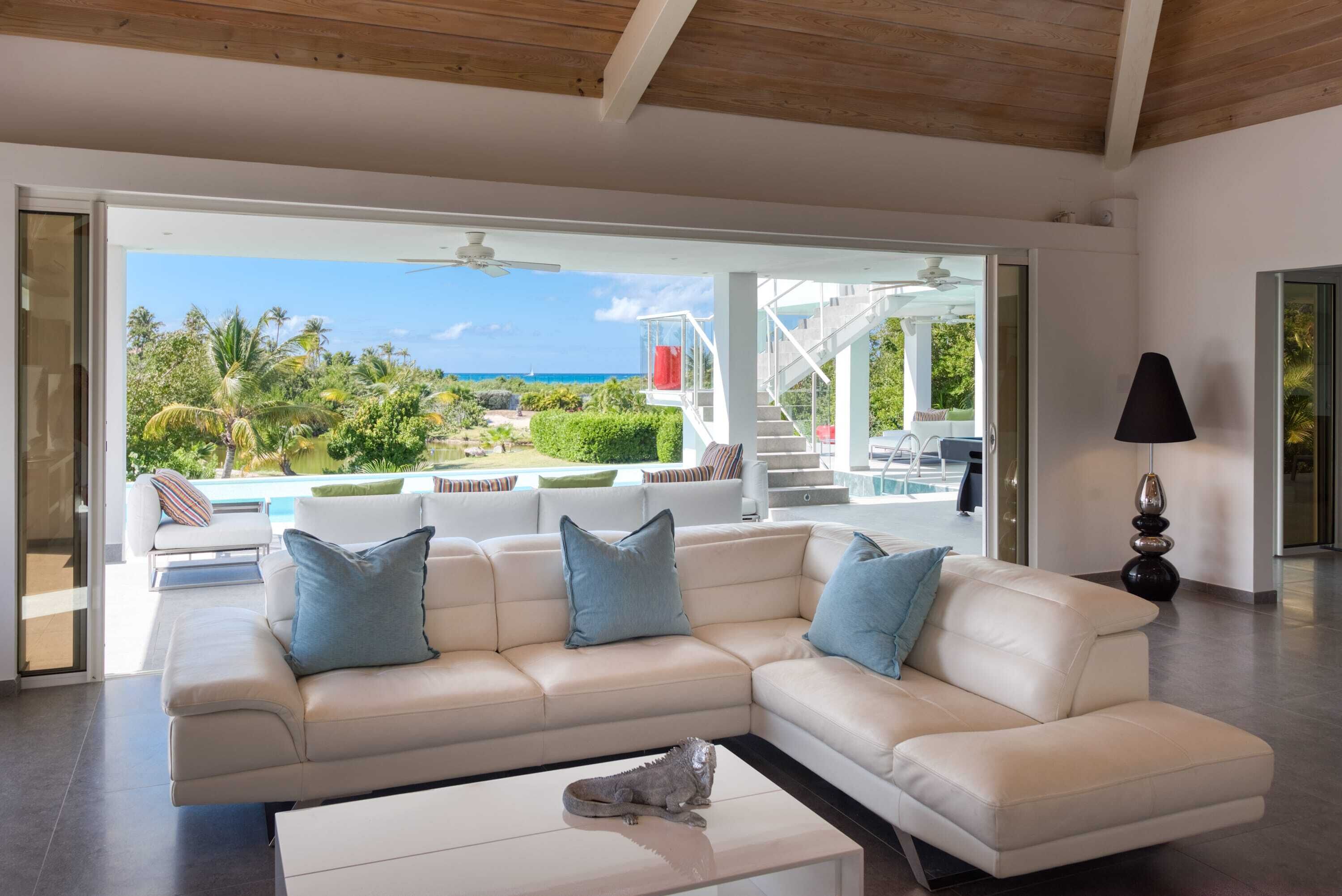 Flachbildfernseher, DVD-Player