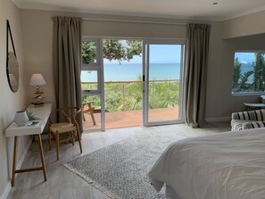 3 chambres, coffres-forts dans les chambres, fer et planche à repasser