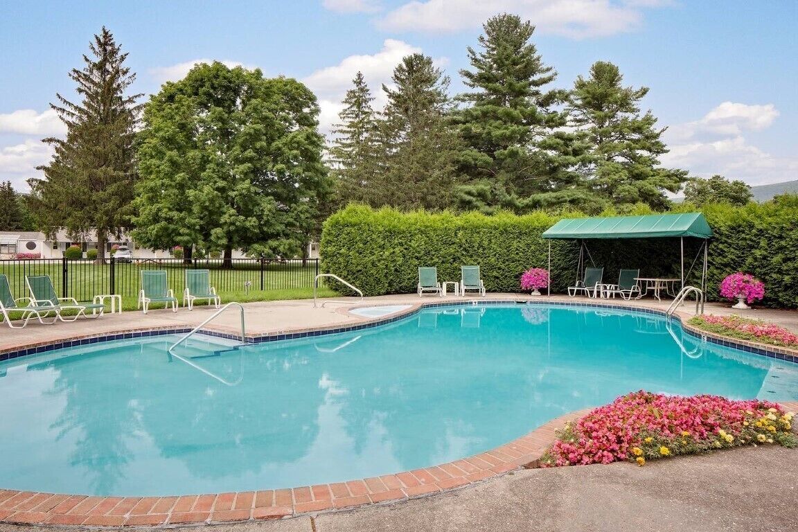 Indoor pool, outdoor pool
