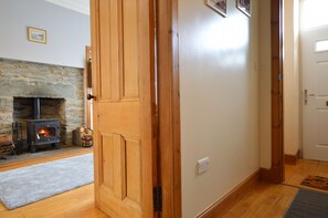 Interior - Freeland Cottage, lovely cottage, coastal Dunoon, quiet location, (Dunoon)