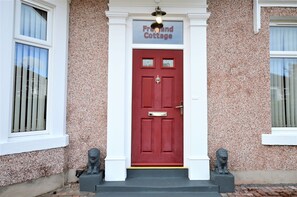 Exterior detail - Freeland Cottage, lovely cottage, coastal Dunoon, quiet location, (Dunoon)