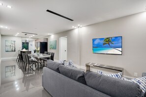 Smart TV, video games