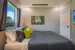 6 bedrooms, iron/ironing board, free WiFi, bed sheets